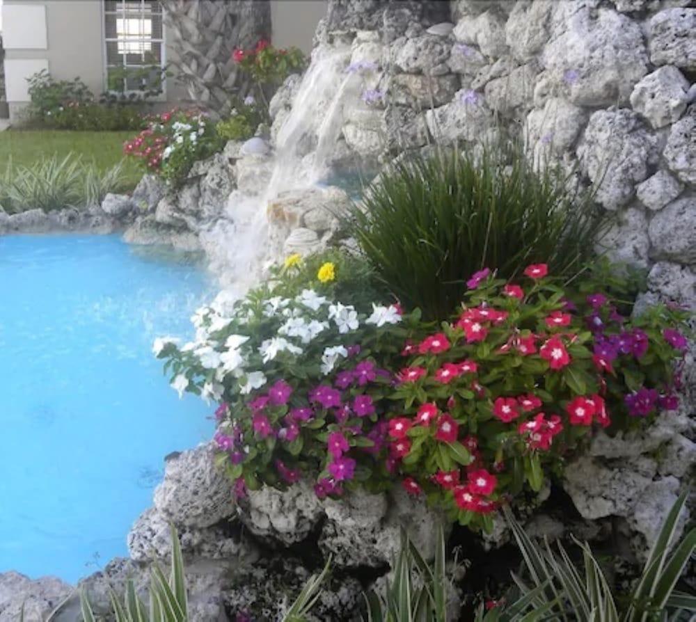 Travelodge By Wyndham Venice Venice Gardens Extérieur photo