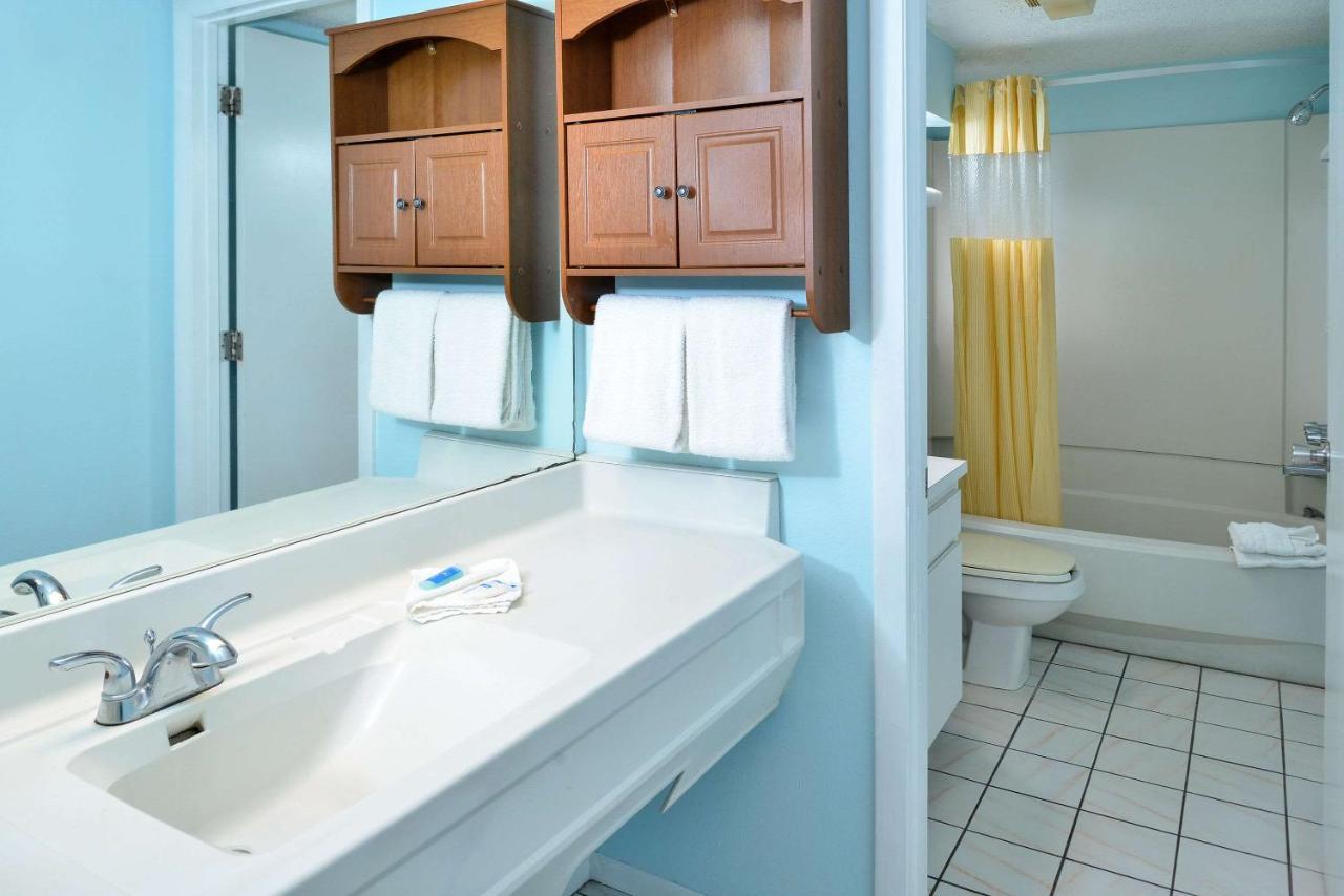 Travelodge By Wyndham Venice Venice Gardens Extérieur photo