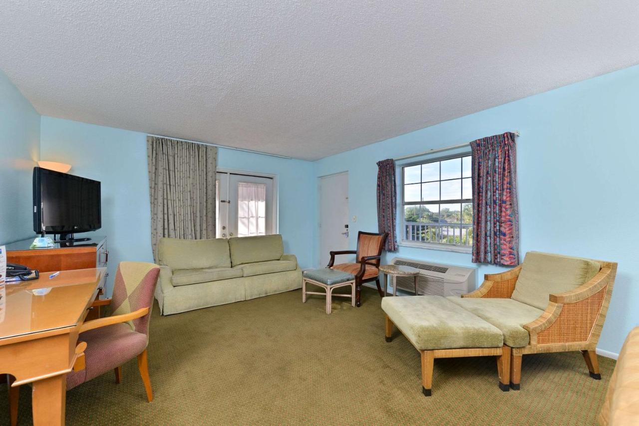 Travelodge By Wyndham Venice Venice Gardens Extérieur photo